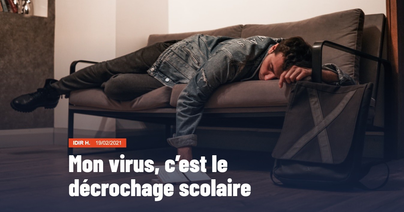 Capture d'écran de l'article "Mon virus, c'est le décrochage scolaire", illustré par une photo sur laquelle on voit un jeune homme affalé à plat ventre sur un canapé, épuisé.