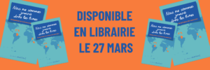 banderole orange horizontale avec quatre fois la couverture du nouveau livre de la zep aux éditions Les Petits matins "Nous ne sommes jamais dans les livres". Au centre de la banderole, on peut lire : disponible en librairie le 27 mars.